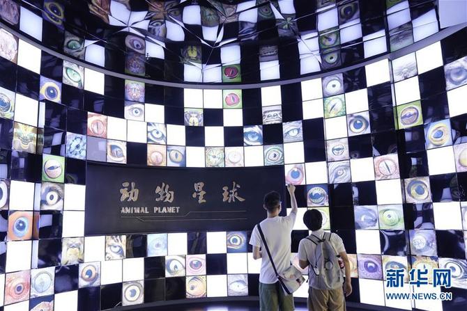 ນັກຮຽນຈີນເຂົ້າຊົມຫໍພິພິທະພັນທຳມະຊາດໃນຍາມພັກລະດູຮ້ອນ_fororder_2