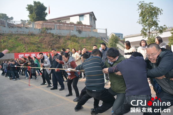 图片默认标题_fororder_拔河比赛