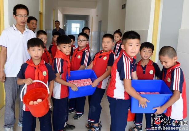 河北省农村小学生都吃上免费营养餐