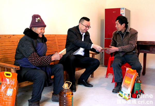 图片默认标题_fororder_慰问现场