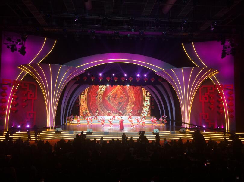 （成都列表）先饱眼福 成都的优雅时尚闪耀央视7套春晚