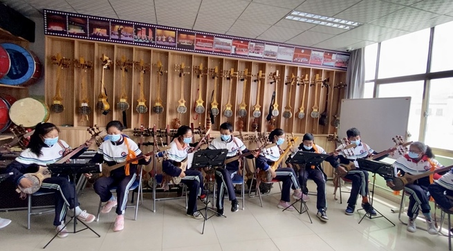 趙雲莎記者が伝えるチベットの今―⑦薩迦県中学校は多様な形で生徒の総合的素養を向上_fororder_6