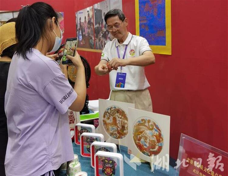 汉绣、剪纸、泥塑、湖北小曲 武汉4个项目亮相第七届中国非遗博览会