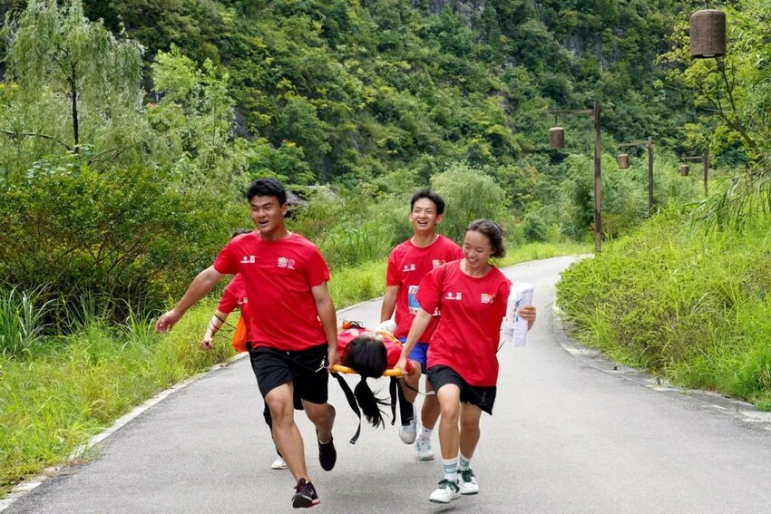 人人学急救 急救为人人 “红气球”挑战赛在贵州长顺神泉谷成功举办 人人学急救 急救为人人 “红气球”挑战赛在贵州长顺神泉谷成功举办_fororder_2