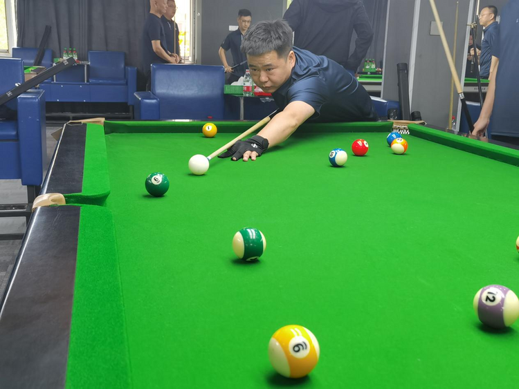 彰显文化魅力展示员工风采 桦川联社举办职工台球赛_fororder_图片2