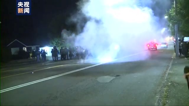 反种族歧视 反警察暴力执法!美国波特兰抗议活动已持续70天