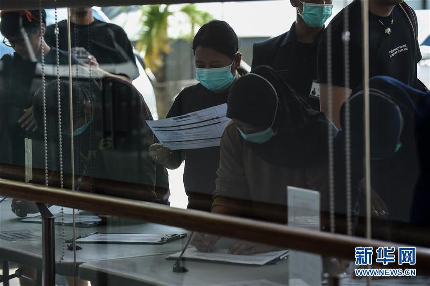 Tambahan Kasus Positif Indonesia Pecahkan Rekor Tambahan Kasus Positif Indonesia Pecahkan Rekor_fororder_y6