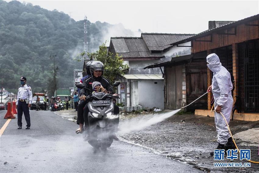 Tambahan Kasus Positif Indonesia Pecahkan Rekor Tambahan Kasus Positif Indonesia Pecahkan Rekor_fororder_y8