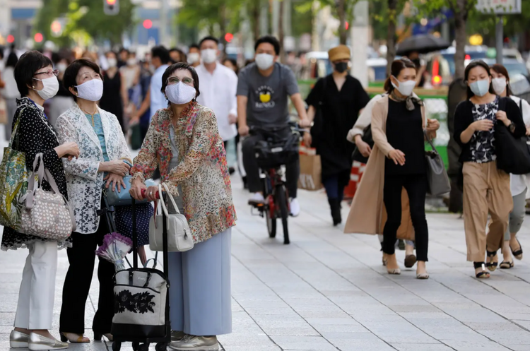 日本抗疫“躺平”导致“灾害级别”疫情