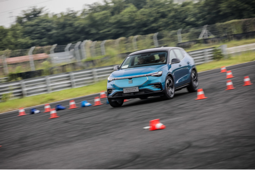 天际ME7全球首试树立中国纯电智能驾趣新标杆 天际ME7全球首试树立中国纯电智能驾趣新标杆