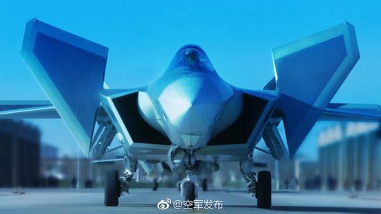 空军发言人：歼-20战斗机正式列装