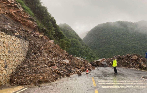 贵州17县市发布地质灾害气象风险预警 其中2县风险高