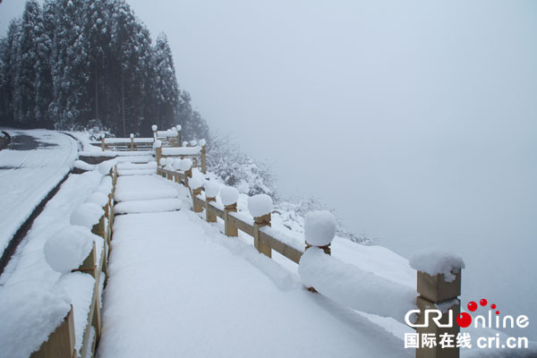 图片默认标题_fororder_龙门山高山雪景2