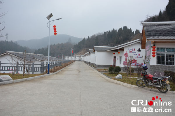 图片默认标题_fororder_罗圈岩村异地扶贫搬迁集中安置点（摄影-雷艳）1