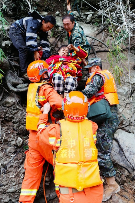 （转载）阿坝森林消防支队汶川大队74人参与抗震救灾 “汶川哥哥”背后 还有一群汶川哥哥