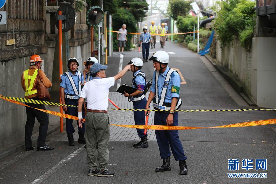 新华网■日本神奈川县一电车与卡车相撞致1死34伤(组图)