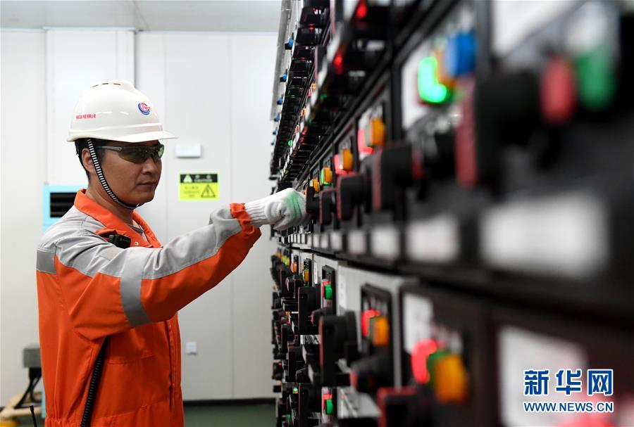 【新华网】探访渤海湾埕北油田采油平台