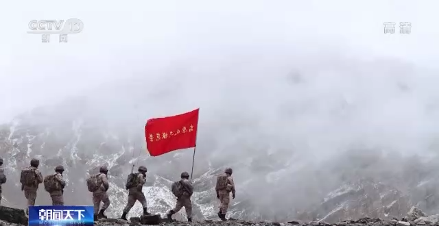 仰望明月 手握钢枪!中秋,他们在站位守护万家团圆插图1 仰望明月 手握钢枪!中秋,他们在站位守护万家团圆-ManBetX注册登录·(中国)