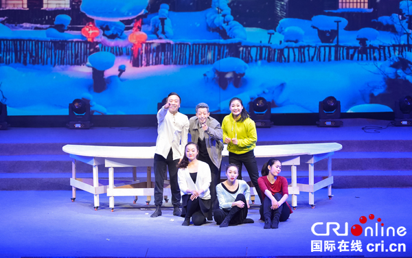 图片默认标题_fororder_精彩的小品表演（摄影-廖志全）