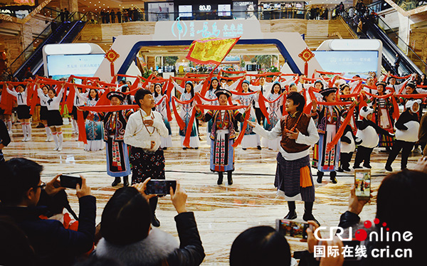 图片默认标题_fororder_快闪活动表演现场--摄影李咏