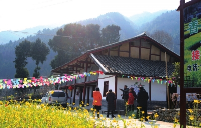 （导航广元）【网络媒体走转改】农旅融合打造慢时光村落 黄金岛上生“黄金”