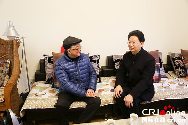 图片默认标题_fororder_走访慰问现场