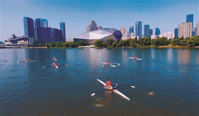 赛艇“大师”陆续抵沈 浑河赛道开始“迎客”