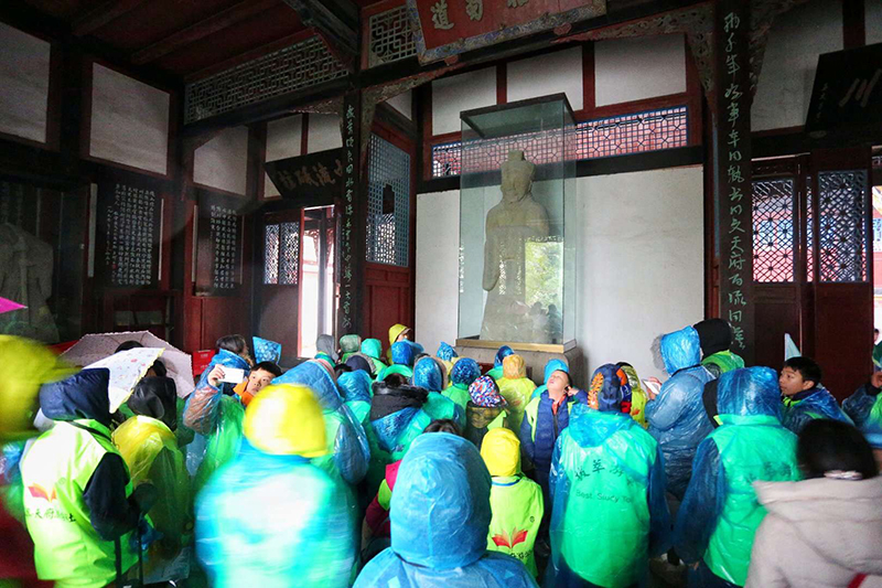 （导航成都）天府游学社联合广东拔萃教育集团开启五天“天府文化”游学之旅