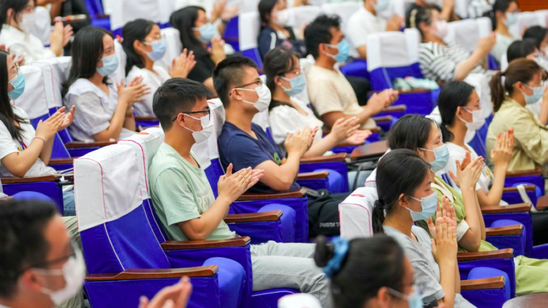 “喜迎二十大 百场忠诚教育思政大课”校园巡讲首场报告会走进南开大学_fororder_zzz5