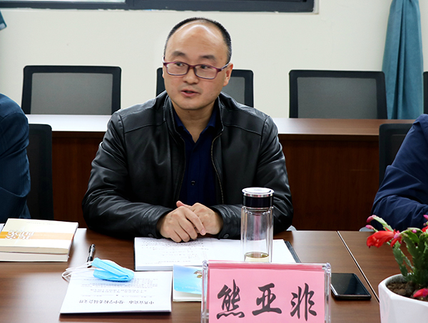 宜宾市一曼中学校:众志成城再登高 扬帆起航开新局_fororder_一曼中学党委书记熊亚非作工作强调-摄影-陈国峰2