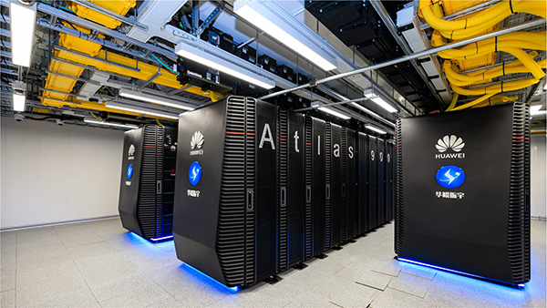 “东数西算”绘“灵眸” 成都智算展才“智”_fororder_成都智算中心机房