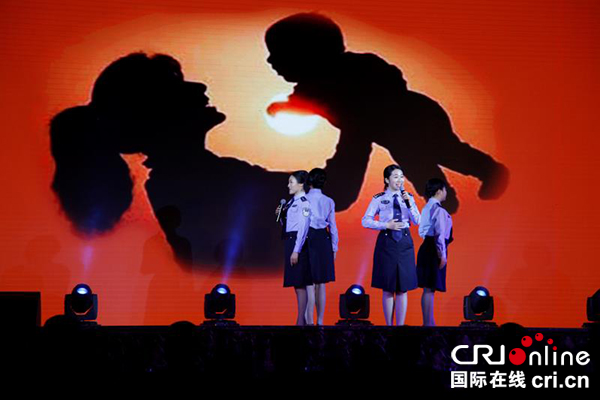 图片默认标题_fororder_《我骄傲我是一名戒毒民警》朗诵现场-王子强摄