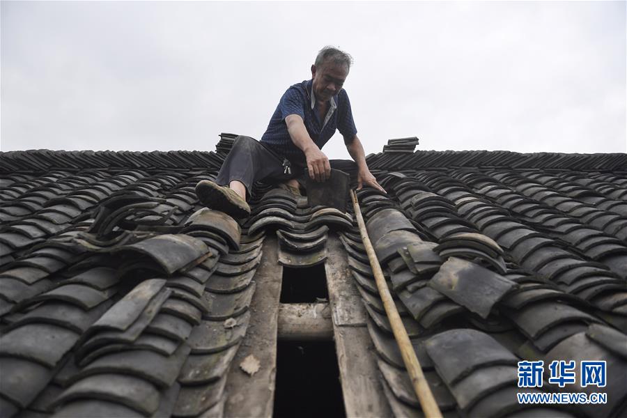 新华网■四川威远地震灾区应急救援有序进行(组图)