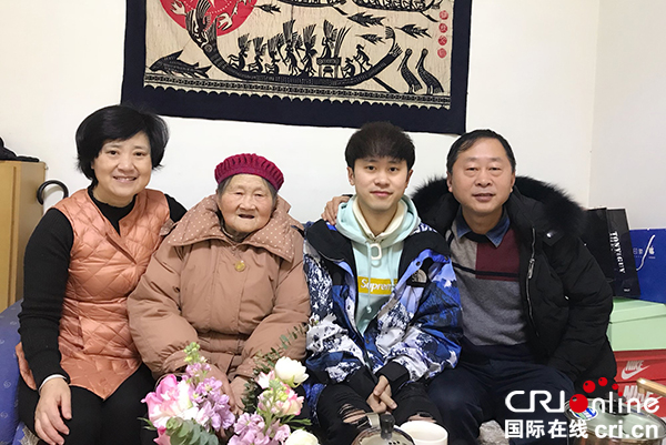 图片默认标题_fororder_老郭的全家福-水电七局供图