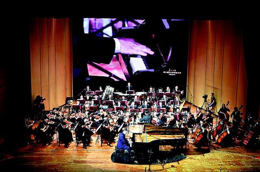 第八届长江钢琴音乐节开幕 中外名曲轮番上演