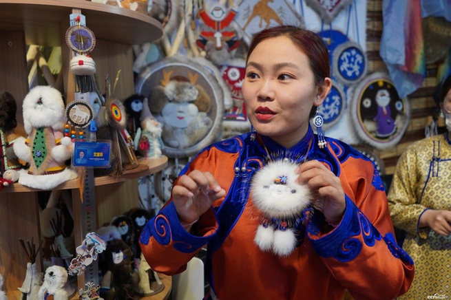 エヴェンキ族の手工芸を伝承する「太陽花娘」_fororder_3