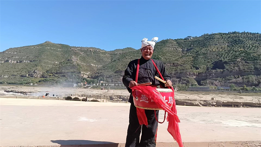 延安宜川壶口:壶口斗鼓震天响 敲出乡村振兴路_fororder_微信图片_20221019113534