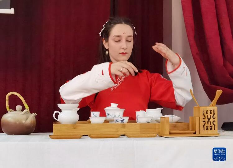 通讯:罗马尼亚姑娘罗懿曼的中医情缘