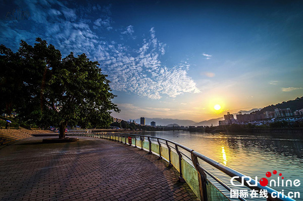 图片默认标题_fororder_空气优良天数全年占比87%（雨城区委宣传部--供图）