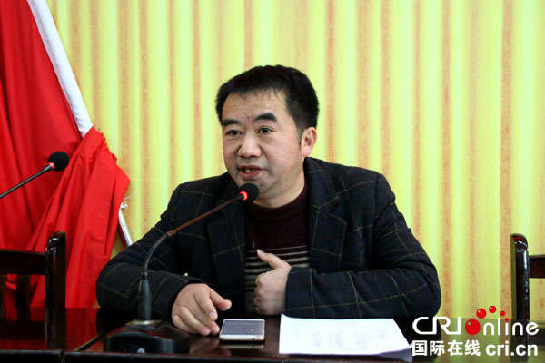 图片默认标题_fororder_农商银行留宾支行行长温泽伦-何芳摄