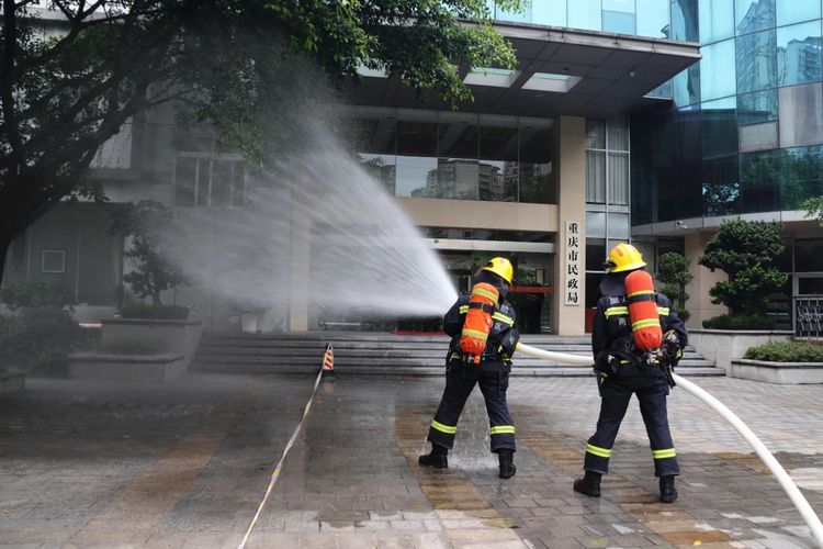 【B】并非真“火情” 重庆市民政局开展消防应急疏散演练