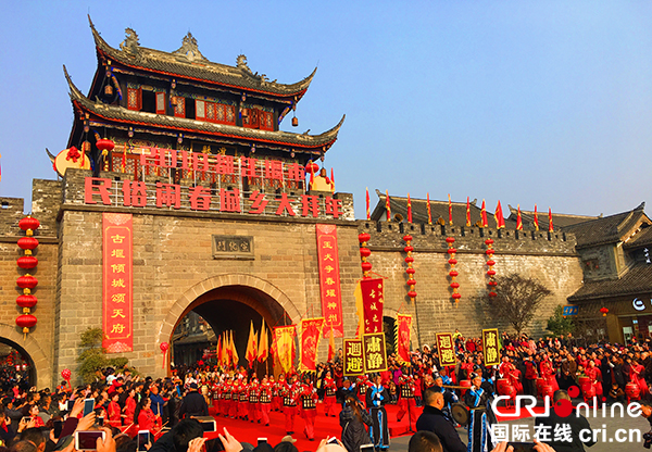 图片默认标题_fororder_从宣化门出发一路向东巡游（都江堰市委宣传部-供图）