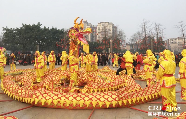 图片默认标题_fororder_百米长龙表演3