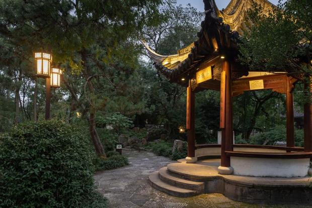 上海这座古典园林中秋开启夜游模式 打造3年的夜景灯光首次亮相