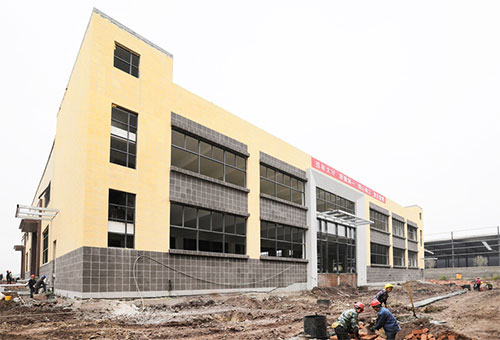 自贡航空产业园中小企业创业园项目加速推进_fororder_1项目建设现场(摄影-芶思)