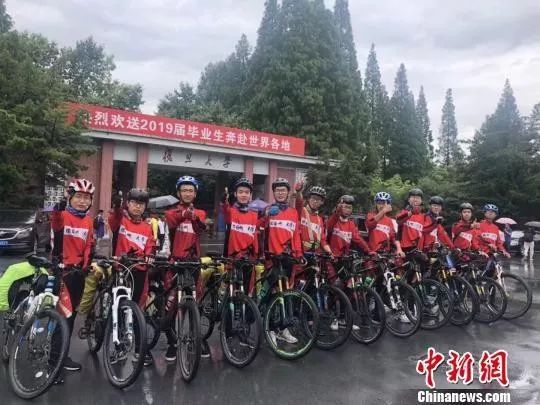 【新华网】我！的！老！师！超！硬！核！