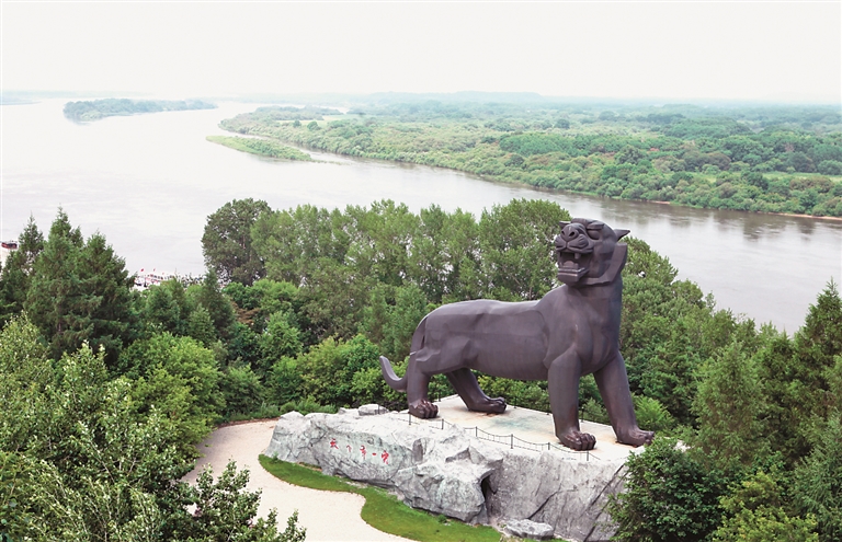 鸡西“迎庆二十大·光影颂华章”主题成就展图说巨变历程