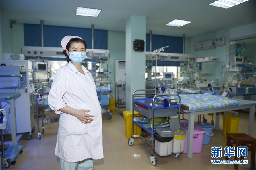 “代理妈妈”们的春节坚守(组图)