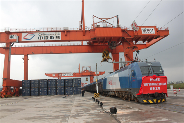 细述渝新欧这十年:通道更畅通、服务更高效、产业更优化 细述渝新欧这十年:通道更畅通、服务更高效、产业更优化