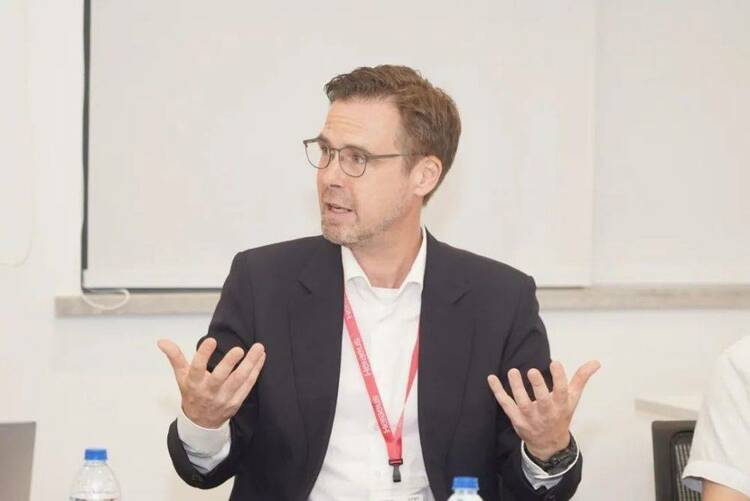 同济案例日:走进贺利氏(Heraeus) 同济案例日:走进贺利氏(Heraeus)